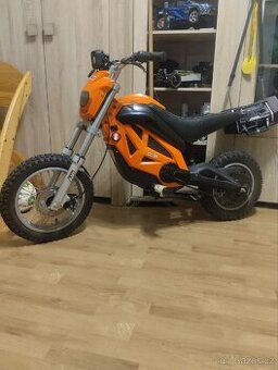 Dětská elektrická motorka