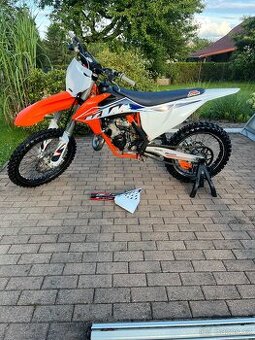KTM SX125 2022 výborný stav číst dokonce