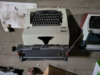 Prodám 3 mechanické psací stroje - 1