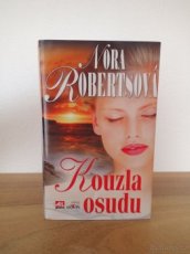 Kniha - Nora Robertsová - Kouzla osudu