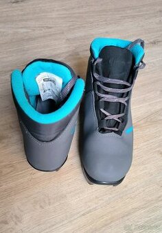 Prodám dětské boty na běžky vel. 34