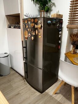 Nabízím kombinovanou lednici Elektrolux