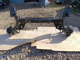 Prodám  Kompletní zadní nápravu  Škoda Octavia 3  7000kč