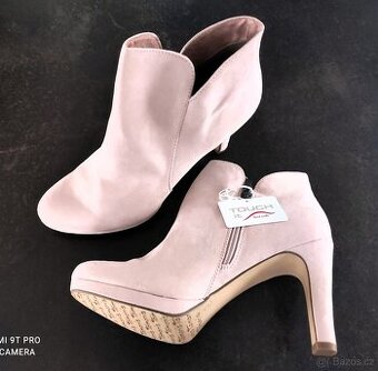 DÁMSKÉ KOTNÍČKOVÉ BOTY TAMARIS SVĚTLE RŮŽOVÉ VYSOKÝ PODPATEK