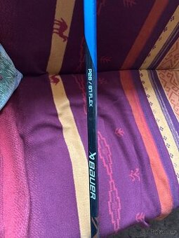 Prodám opravenou hokejku Bauer Nexus E4