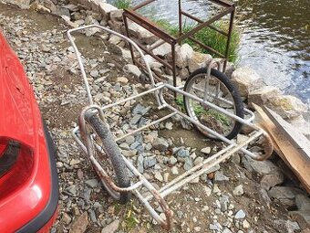 Dvoukolák, vozík, trakař, kára, kárka