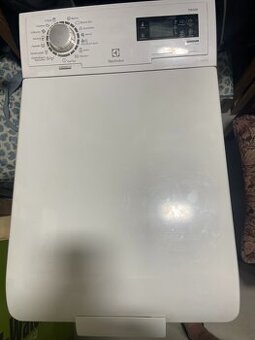 Pračka Electrolux vrchem plněná 500 TimeCare