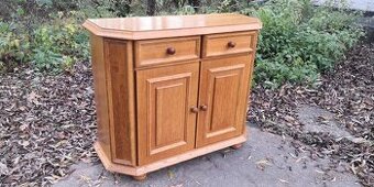 Masivní rustikální komoda