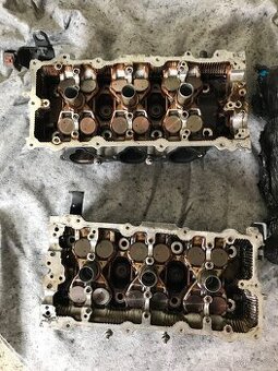 Prodám hlavy motoru VQ35 infinity