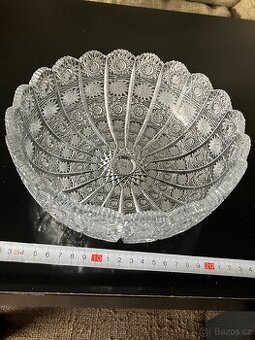 Broušená křišťálová mísa