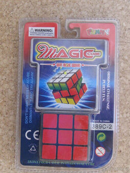 RUBIKOVA KOSTKA-v původním balení