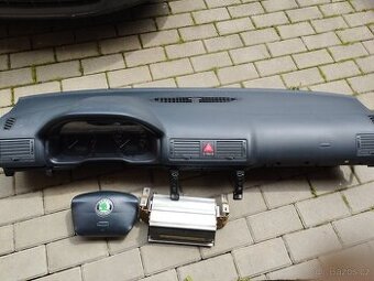 Škoda Octavia 1 palubní deska airbag