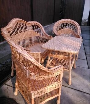 proutěný zahradní nábytek