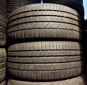 2 ZIMNÍ TOYO 235/50 R17 - PĚKNÉ