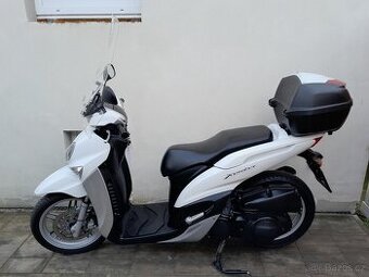 Yamaha Xenter 150i 2014, výborný stav, po servisu