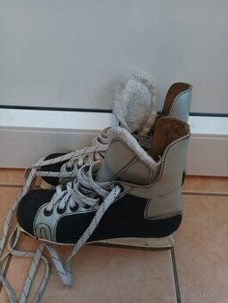 Chlapecké brusle 32/33