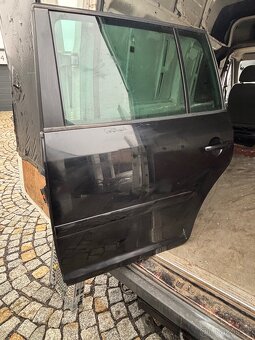 Vw touran 1T - levé zadní dveře