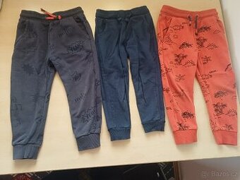 6 x tepláky vel. 98 a 104