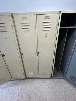 Prodám šatní skříň