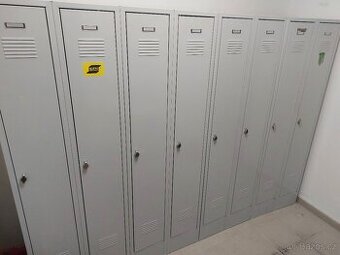 Kovové šatní skříňky