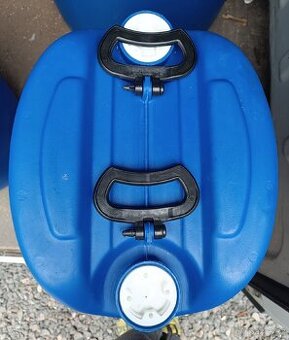 Plastové kanystry 60 l