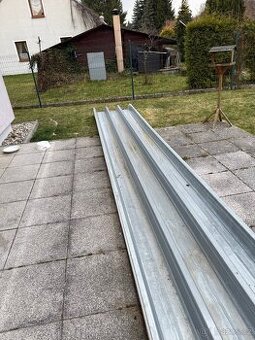trapézové plechy 4 ks neprovrtano