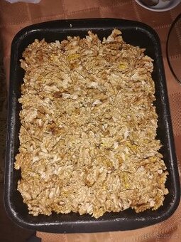 VLAŠSKÉ OŘECHY LOUPANÉ