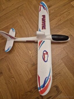 Model - větroň FUNTIC RC3922X