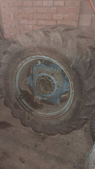 2ks pneu na zetor s disky 14,9 13-28