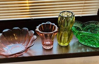 Hutní a broušené sklo,vázy,mísa,popelník