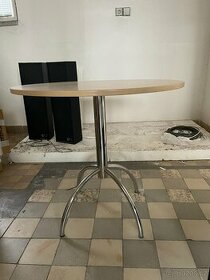 Dřevěný stůl - 1