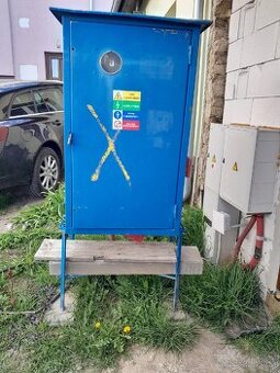 Stavební elektroměrový rozvaděč + stavební rozvaděč