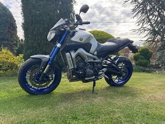 YAMAHA MT 09 2/2016 KOUPENA NOVÁ V ČR PO SERVISE
