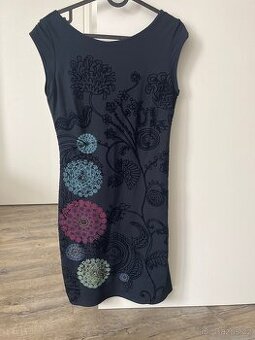 Šaty Desigual