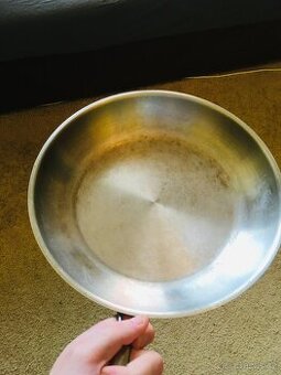Profesionální nerezová pánev 32 cm – z gastro provozu