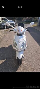 Skútr 125