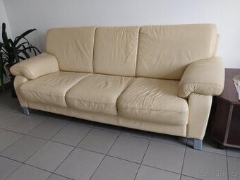 Béžová koženková sedačka dvoumístná a třímístná