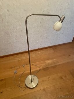 Stojací lampa