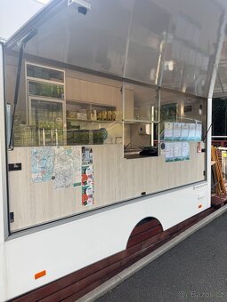 Pojízdný stánek (food truck, stánek se zmrzlinou)