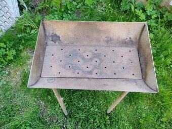 Nerezový gril, topeniště