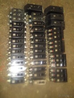 Bakelitové jističe