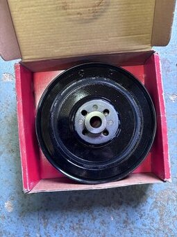 Kola R16 volvo, napínací kladka, měnič CD