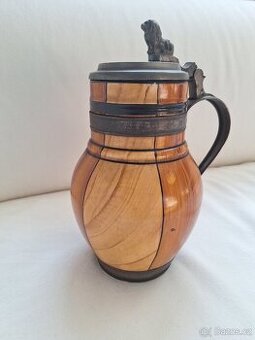 Džbánek s cínovým lvem