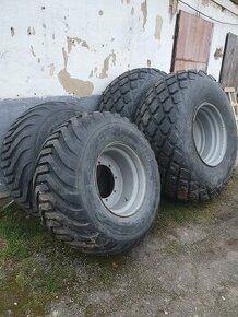 Kola na  traktor Case