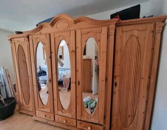 Šatní selská skříň 5-ti dvířko