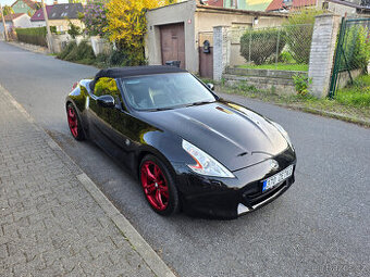Prodám Nissan 370Z 241kW r.v. 2011, cabrio, manual.