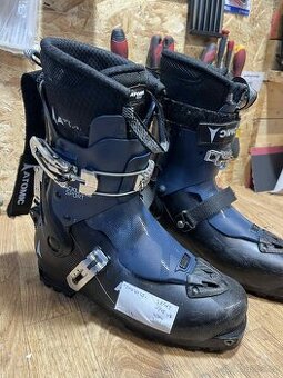 Skialpové boty ATOMIC 28 / 28,5