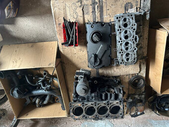 Škoda Octavia nahradni dily s motoru