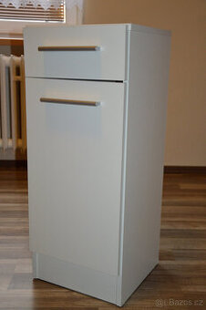 Koupelnová skříňka bílá