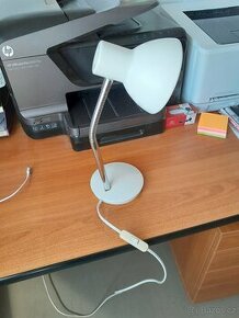 stolní lampička